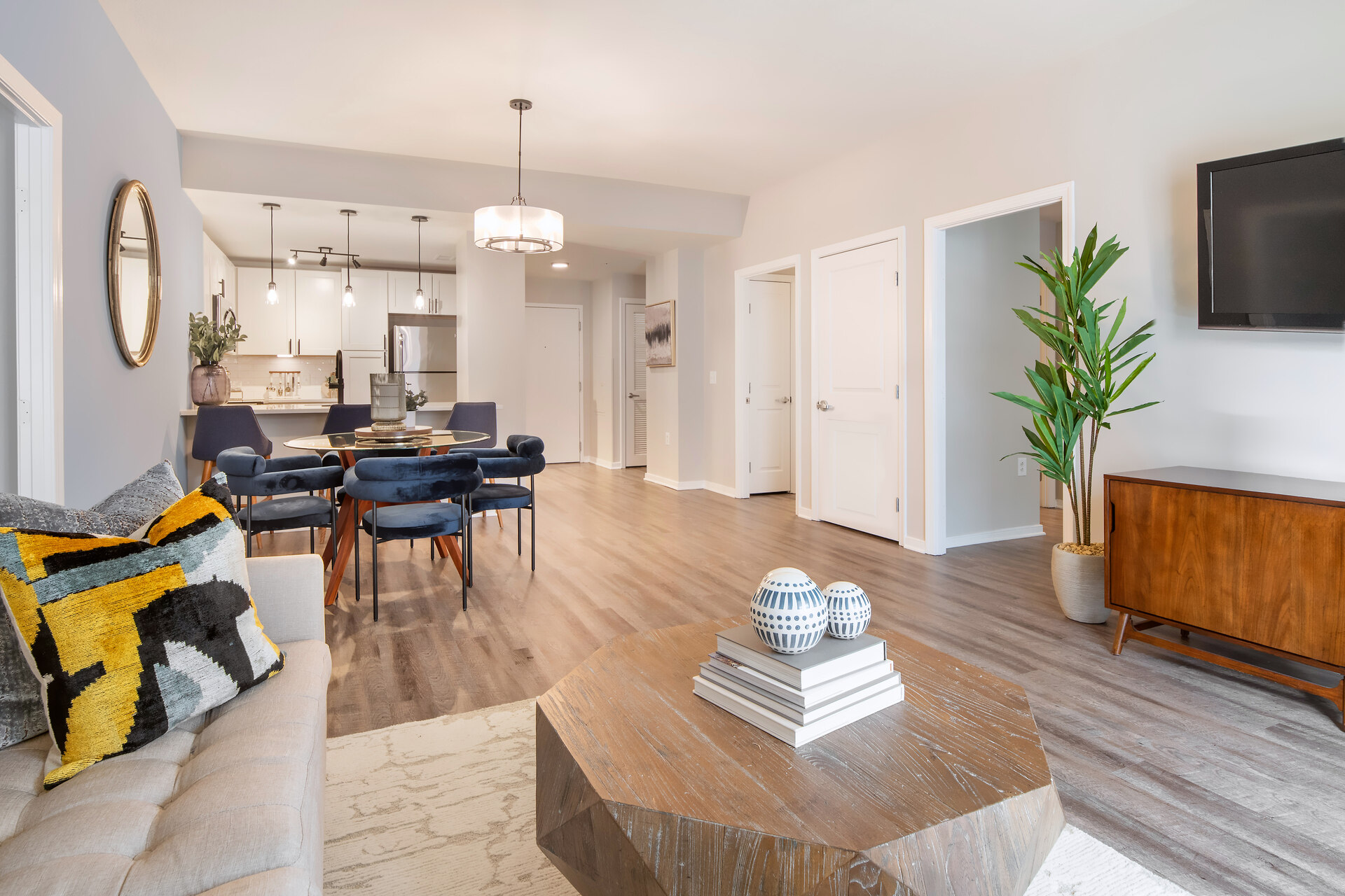 PearsonSquare_INT_Apartments_LivingDining3_GregDohler_082024