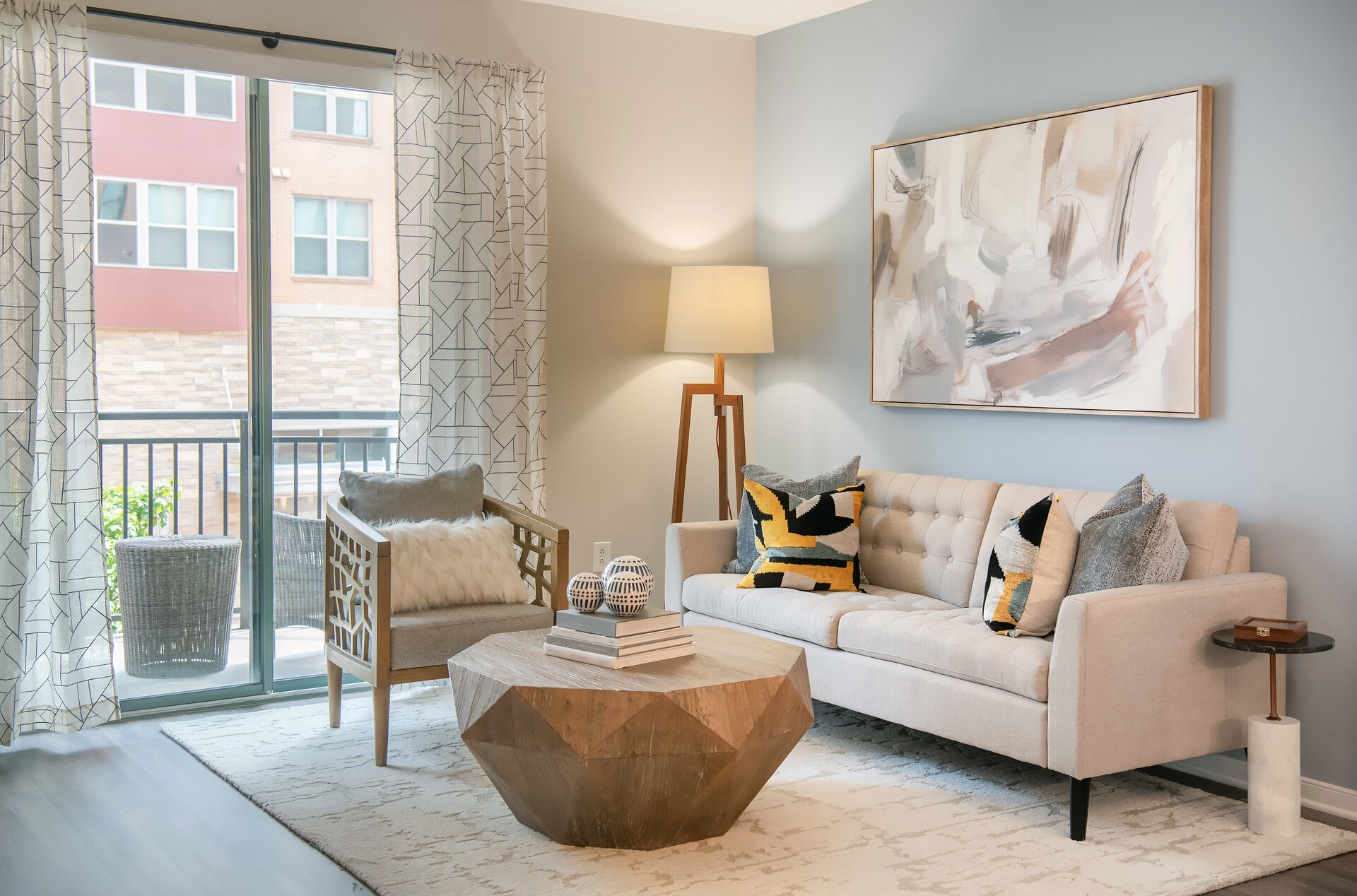 PearsonSquare_INT_Apartments_LivingRoom2_GregDohler_082024