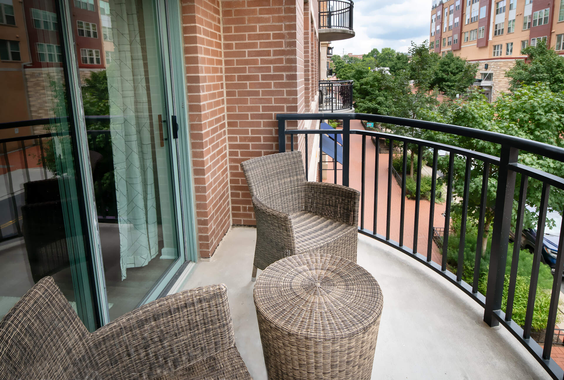 PearsonSquare_INT_Apartments_PrivateBalcony_GregDohler_082024